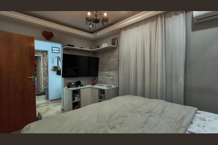 Casa de condomínio à venda com 200m², 2 quartos e 2 vagasSuíte