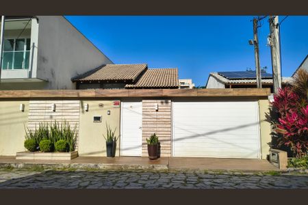 Casa de condomínio à venda com 200m², 2 quartos e 2 vagasFachada da Casa