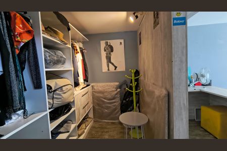 Casa de condomínio à venda com 200m², 2 quartos e 2 vagasCloset do Quarto