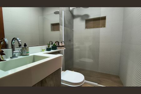 Casa de condomínio à venda com 200m², 2 quartos e 2 vagasBanheiro Social 1