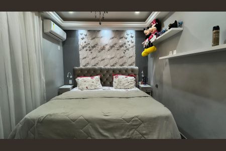 Casa de condomínio à venda com 200m², 2 quartos e 2 vagasSuíte