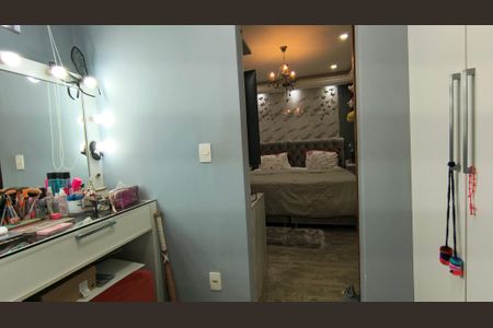 Casa de condomínio à venda com 200m², 2 quartos e 2 vagasCloset da Suíte