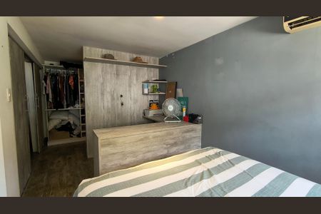 Casa de condomínio à venda com 200m², 2 quartos e 2 vagasQuarto