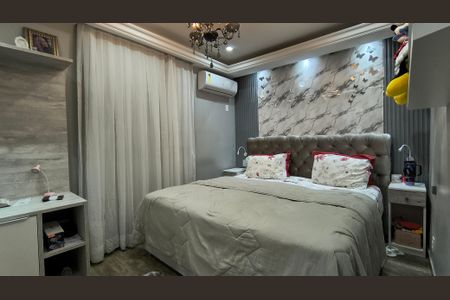 Casa de condomínio à venda com 200m², 2 quartos e 2 vagasSuíte