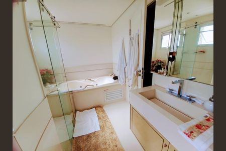 Apartamento à venda com 266m², 4 quartos e 5 vagas