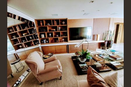 Apartamento à venda com 266m², 4 quartos e 5 vagas
