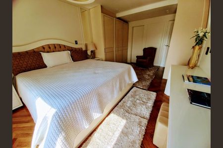 Apartamento à venda com 266m², 4 quartos e 5 vagas