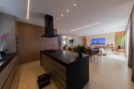 Casa de condomínio à venda com 426m², 4 quartos e 4 vagas