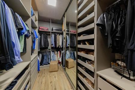 Casa de condomínio à venda com 426m², 4 quartos e 4 vagas