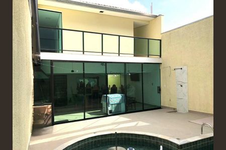 Casa à venda com 118m², 3 quartos e 2 vagas