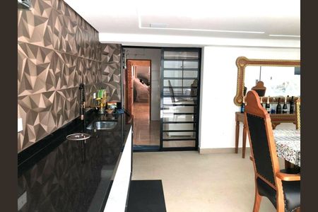 Casa à venda com 118m², 3 quartos e 2 vagas