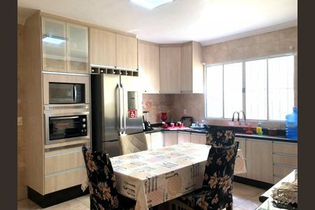 Casa à venda com 118m², 3 quartos e 2 vagas