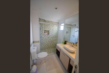 Apartamento à venda com 242m², 4 quartos e 4 vagas Apartamento à venda com 242m², 4 quartos e 4 vagasBanheiro Suíte 1