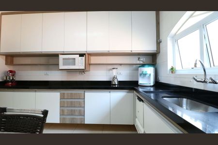Casa à venda com 300m², 4 quartos e 4 vagas