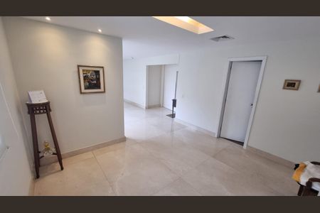 Apartamento à venda com 133m², 4 quartos e 2 vagas