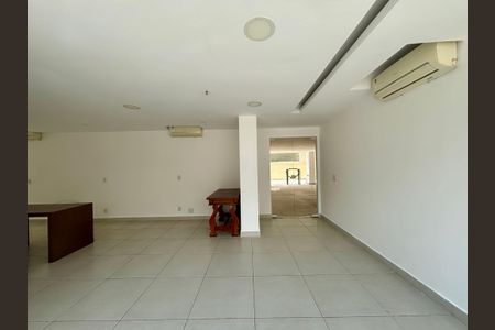 Apartamento à venda com 193m², 3 quartos e 2 vagas Apartamento à venda com 193m², 3 quartos e 2 vagasÁrea comum