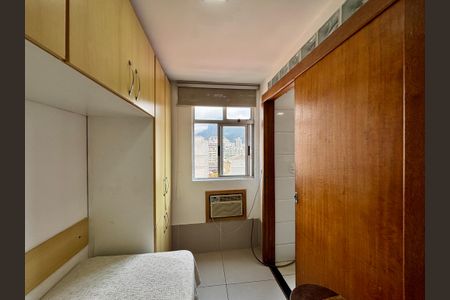 Apartamento à venda com 193m², 3 quartos e 2 vagas Apartamento à venda com 193m², 3 quartos e 2 vagasQuarto de Serviço