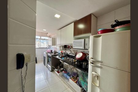 Apartamento à venda com 193m², 3 quartos e 2 vagas Apartamento à venda com 193m², 3 quartos e 2 vagasCozinha e Área de Serviço