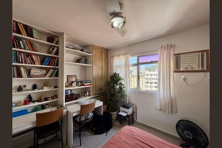 Apartamento à venda com 193m², 3 quartos e 2 vagas Apartamento à venda com 193m², 3 quartos e 2 vagasSuíte 2