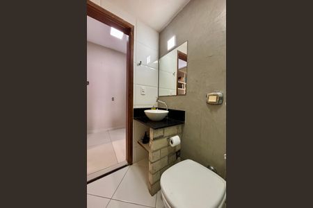Apartamento à venda com 193m², 3 quartos e 2 vagas Apartamento à venda com 193m², 3 quartos e 2 vagasBanheiro social