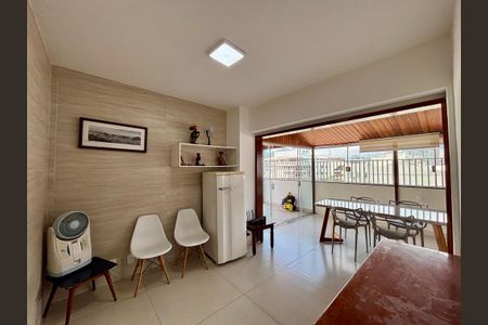 Apartamento à venda com 193m², 3 quartos e 2 vagas Apartamento à venda com 193m², 3 quartos e 2 vagasCobertura