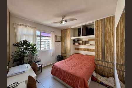 Apartamento à venda com 193m², 3 quartos e 2 vagas Apartamento à venda com 193m², 3 quartos e 2 vagasSuíte 2