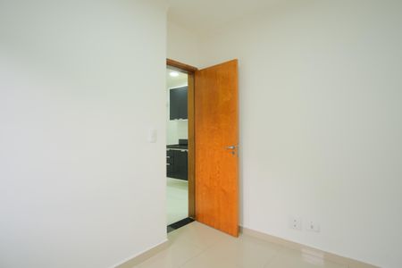 Quarto 1 de apartamento para alugar com 2 quartos, 32m² em Penha de França, São Paulo