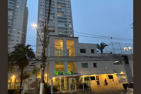 Apartamento à venda com 130m², 3 quartos e 2 vagas Apartamento à venda com 130m², 3 quartos e 2 vagasFachada e portaria