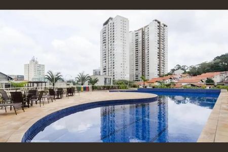 Apartamento à venda com 130m², 3 quartos e 2 vagas Apartamento à venda com 130m², 3 quartos e 2 vagasÁrea comum - Piscina