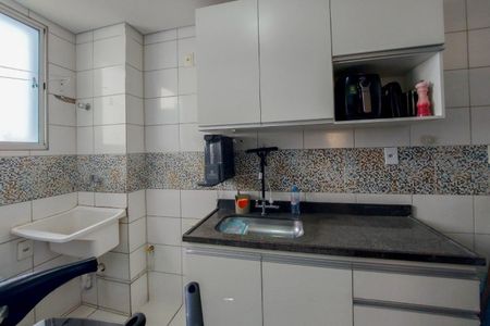 Apartamento à venda com 2 quartos, 49m² em Alvorada, Contagem