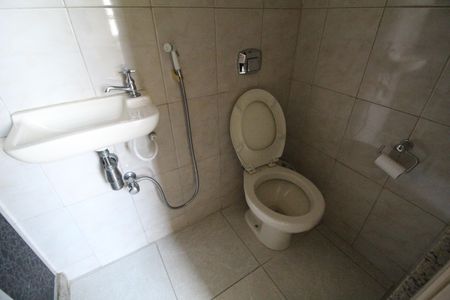 Apartamento à venda com 72m², 2 quartos e 1 vagaÁrea de serviço - Banheiro