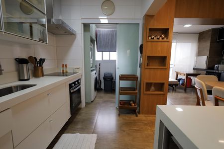 Apartamento à venda com 98m², 3 quartos e 2 vagas Apartamento à venda com 98m², 3 quartos e 2 vagasCozinha