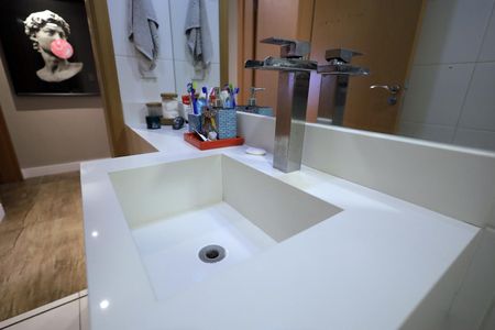 Apartamento à venda com 98m², 3 quartos e 2 vagas Apartamento à venda com 98m², 3 quartos e 2 vagasBanheiro 1