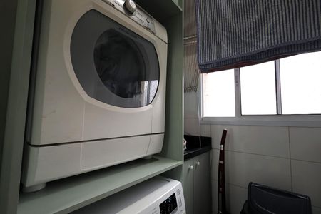 Apartamento à venda com 98m², 3 quartos e 2 vagas Apartamento à venda com 98m², 3 quartos e 2 vagasÁrea de Serviço