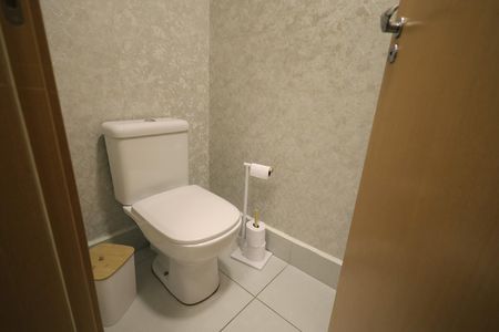 Apartamento à venda com 98m², 3 quartos e 2 vagas Apartamento à venda com 98m², 3 quartos e 2 vagasBanheiro Suíte