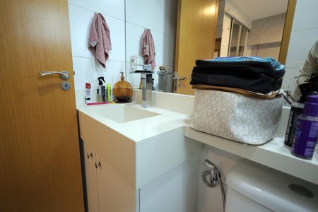 Apartamento à venda com 98m², 3 quartos e 2 vagas Apartamento à venda com 98m², 3 quartos e 2 vagasBanheiro Suíte