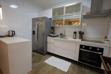 Apartamento à venda com 98m², 3 quartos e 2 vagas Apartamento à venda com 98m², 3 quartos e 2 vagasCozinha