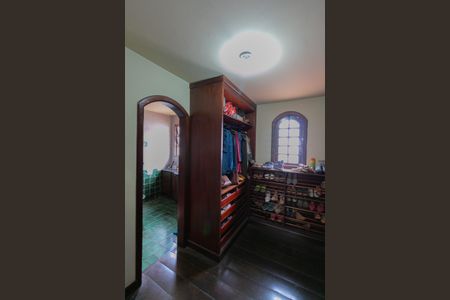 Casa à venda com 480m², 3 quartos e 3 vagasCloset da Suíte