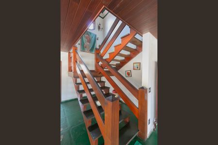 Casa à venda com 480m², 3 quartos e 3 vagasEscada