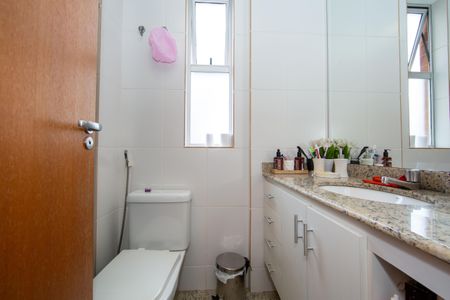 Apartamento à venda com 100m², 3 quartos e 2 vagas Apartamento à venda com 100m², 3 quartos e 2 vagasBANHEIRO2