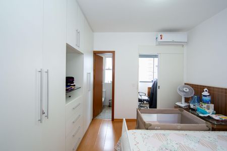 Apartamento à venda com 100m², 3 quartos e 2 vagas Apartamento à venda com 100m², 3 quartos e 2 vagasQUARTO3