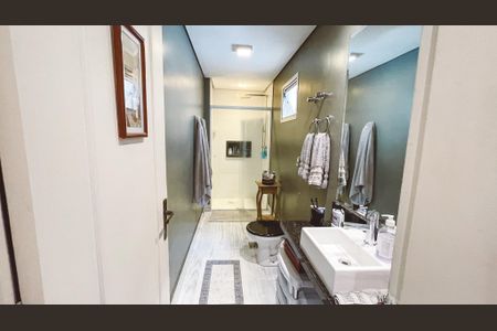 Apartamento à venda com 120m², 3 quartos e 2 vagas Apartamento à venda com 120m², 3 quartos e 2 vagasBanheiro Social
