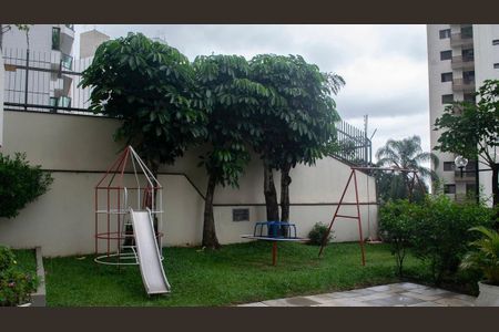 Apartamento à venda com 120m², 3 quartos e 2 vagas Apartamento à venda com 120m², 3 quartos e 2 vagasÁrea comum - Playground