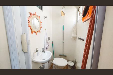 Apartamento à venda com 120m², 3 quartos e 2 vagas Apartamento à venda com 120m², 3 quartos e 2 vagasBanheiro de Serviço