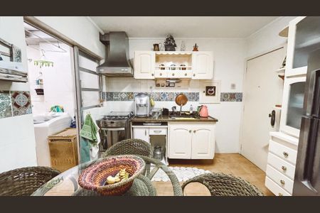 Apartamento à venda com 120m², 3 quartos e 2 vagas Apartamento à venda com 120m², 3 quartos e 2 vagasCozinha