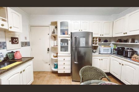 Apartamento à venda com 120m², 3 quartos e 2 vagas Apartamento à venda com 120m², 3 quartos e 2 vagasCozinha