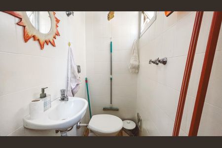 Apartamento à venda com 120m², 3 quartos e 2 vagas Apartamento à venda com 120m², 3 quartos e 2 vagasBanheiro de Serviço