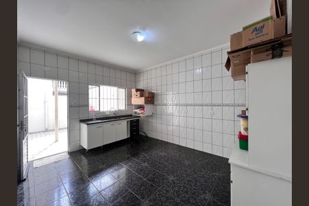 Casa à venda com 250m², 3 quartos e 2 vagas Casa à venda com 250m², 3 quartos e 2 vagasCasa 2 - Cozinha
