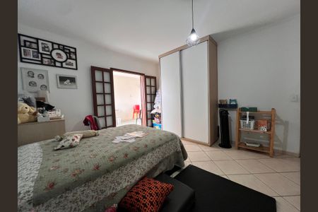Casa à venda com 250m², 3 quartos e 2 vagas Casa à venda com 250m², 3 quartos e 2 vagasQuarto 2