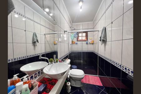 Casa à venda com 250m², 3 quartos e 2 vagas Casa à venda com 250m², 3 quartos e 2 vagasBanheiro 1